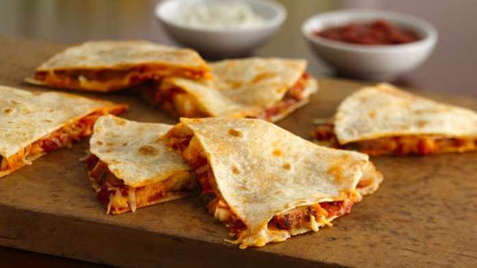 How to make quesadillas?